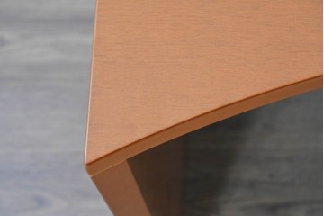 中古　美品　arflex(アルフレックス)　PORTO(ポルト)　天板の柔らかなカーブが印象的なネストサイドテーブル　定価約11万円　(R-090603)