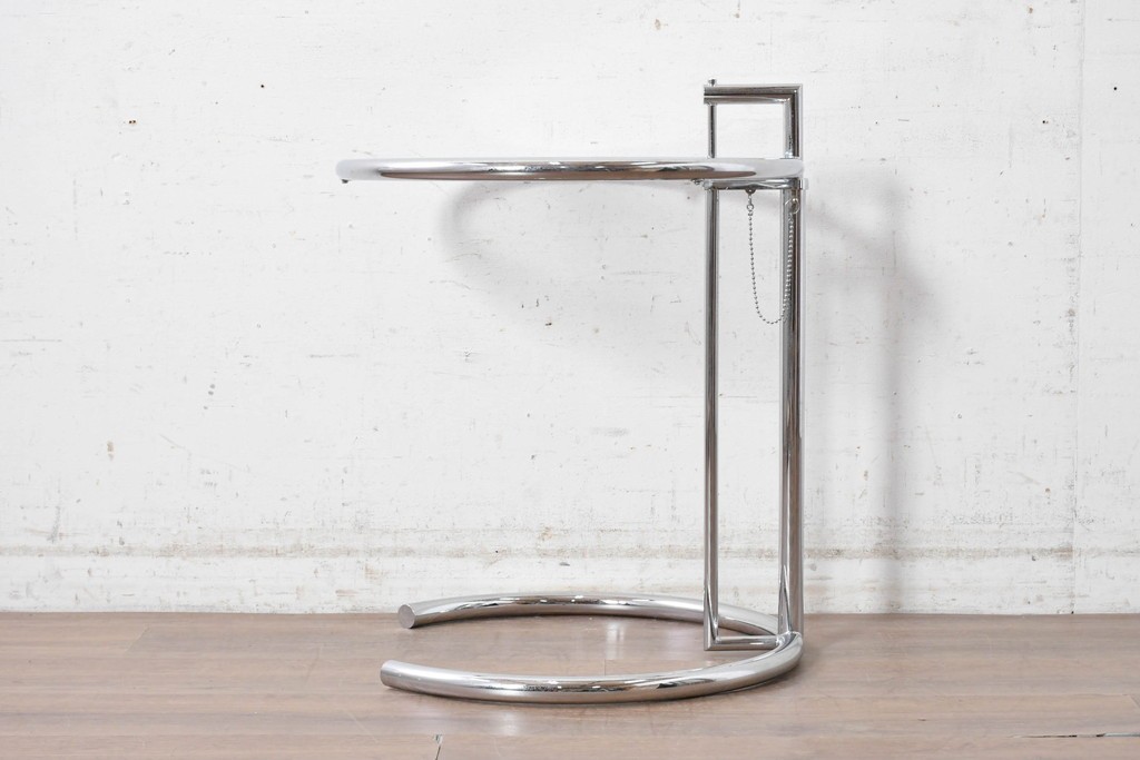 中古　美品　Cassina ixc.(カッシーナイクスシー)取り扱い　ClassiCon(クラシコン)　Eileen Gray(アイリーン・グレイ)　ADJUSTABLE TABLE(アジャスタブルテーブル)　E1027　サイドテーブル　定価約21万円　(R-090604)