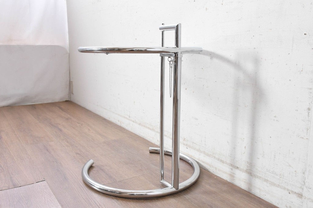 中古　美品　Cassina ixc.(カッシーナイクスシー)取り扱い　ClassiCon(クラシコン)　Eileen Gray(アイリーン・グレイ)　ADJUSTABLE TABLE(アジャスタブルテーブル)　E1027　サイドテーブル　定価約21万円　(R-090604)