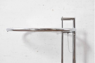 中古　美品　Cassina ixc.(カッシーナイクスシー)取り扱い　ClassiCon(クラシコン)　Eileen Gray(アイリーン・グレイ)　ADJUSTABLE TABLE(アジャスタブルテーブル)　E1027　サイドテーブル　定価約21万円　(R-090604)
