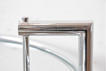 中古　美品　Cassina ixc.(カッシーナイクスシー)取り扱い　ClassiCon(クラシコン)　Eileen Gray(アイリーン・グレイ)　ADJUSTABLE TABLE(アジャスタブルテーブル)　E1027　サイドテーブル　定価約21万円　(R-090605)