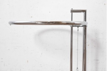 中古　美品　Cassina ixc.(カッシーナイクスシー)取り扱い　ClassiCon(クラシコン)　Eileen Gray(アイリーン・グレイ)　ADJUSTABLE TABLE(アジャスタブルテーブル)　E1027　サイドテーブル　定価約21万円　(R-090605)
