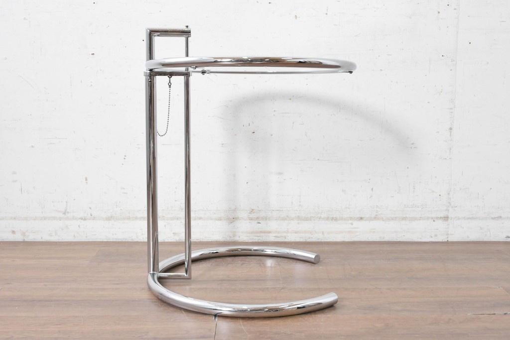 中古　美品　Cassina ixc.(カッシーナイクスシー)取り扱い　ClassiCon(クラシコン)　Eileen Gray(アイリーン・グレイ)　ADJUSTABLE TABLE(アジャスタブルテーブル)　E1027　サイドテーブル　定価約21万円　(R-090605)
