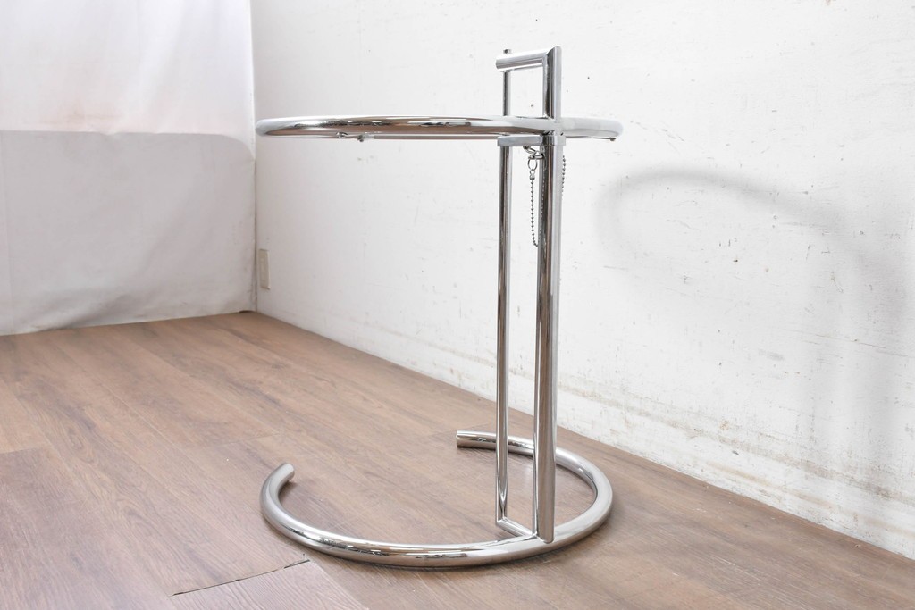 中古　美品　Cassina ixc.(カッシーナイクスシー)取り扱い　ClassiCon(クラシコン)　Eileen Gray(アイリーン・グレイ)　ADJUSTABLE TABLE(アジャスタブルテーブル)　E1027　サイドテーブル　定価約21万円　(R-090606)