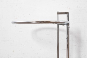 中古　美品　Cassina ixc.(カッシーナイクスシー)取り扱い　ClassiCon(クラシコン)　Eileen Gray(アイリーン・グレイ)　ADJUSTABLE TABLE(アジャスタブルテーブル)　E1027　サイドテーブル　定価約21万円　(R-090606)