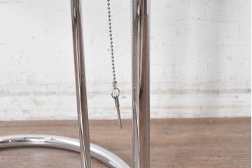 中古　美品　Cassina ixc.(カッシーナイクスシー)取り扱い　ClassiCon(クラシコン)　Eileen Gray(アイリーン・グレイ)　ADJUSTABLE TABLE(アジャスタブルテーブル)　E1027　サイドテーブル　定価約21万円　(R-090606)