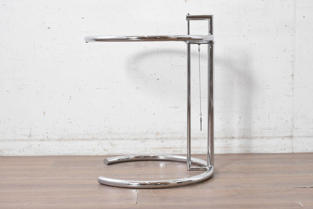 中古　美品　Cassina ixc.(カッシーナイクスシー)取り扱い　ClassiCon(クラシコン)　Eileen Gray(アイリーン・グレイ)　ADJUSTABLE TABLE(アジャスタブルテーブル)　E1027　サイドテーブル　定価約21万円　(R-090607)