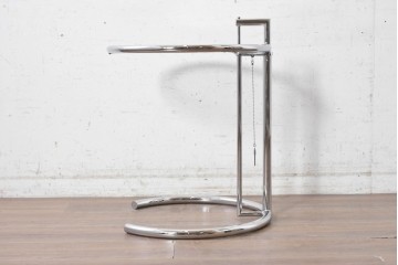中古　美品　Cassina ixc.(カッシーナイクスシー)取り扱い　ClassiCon(クラシコン)　Eileen Gray(アイリーン・グレイ)　ADJUSTABLE TABLE(アジャスタブルテーブル)　E1027　サイドテーブル　定価約21万円　(R-090607)