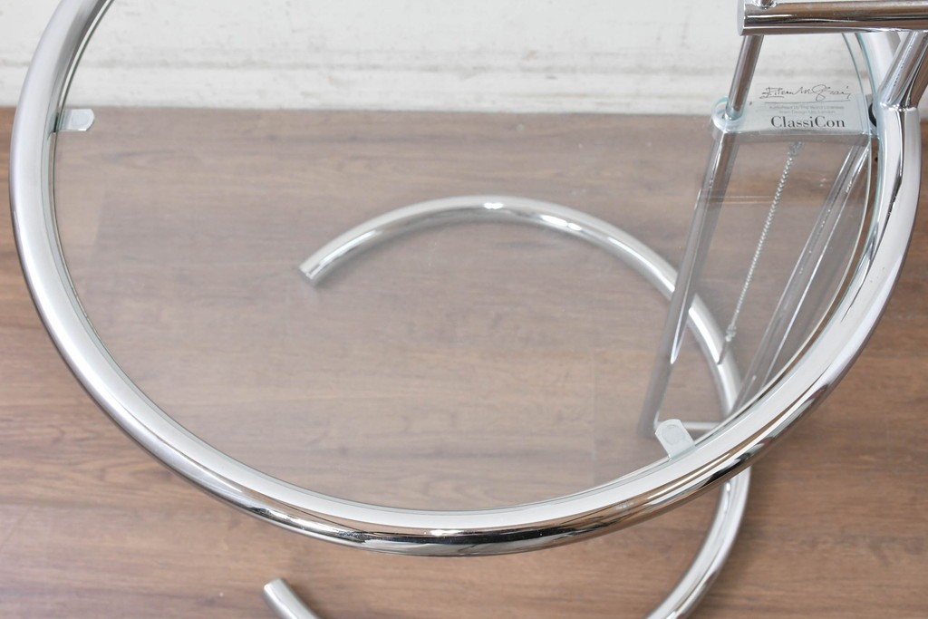 中古　美品　Cassina ixc.(カッシーナイクスシー)取り扱い　ClassiCon(クラシコン)　Eileen Gray(アイリーン・グレイ)　ADJUSTABLE TABLE(アジャスタブルテーブル)　E1027　サイドテーブル　定価約21万円　(R-090607)