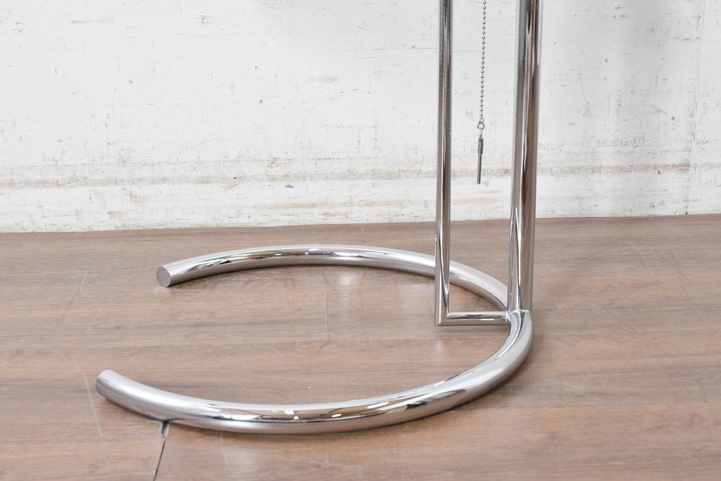 中古　美品　Cassina ixc.(カッシーナイクスシー)取り扱い　ClassiCon(クラシコン)　Eileen Gray(アイリーン・グレイ)　ADJUSTABLE TABLE(アジャスタブルテーブル)　E1027　サイドテーブル　定価約21万円　(R-090607)