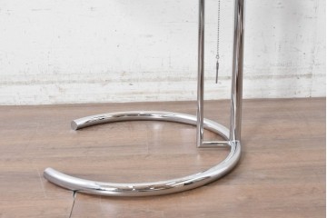 中古　美品　Cassina ixc.(カッシーナイクスシー)取り扱い　ClassiCon(クラシコン)　Eileen Gray(アイリーン・グレイ)　ADJUSTABLE TABLE(アジャスタブルテーブル)　E1027　サイドテーブル　定価約21万円　(R-090607)