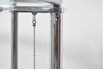 中古　美品　Cassina ixc.(カッシーナイクスシー)取り扱い　ClassiCon(クラシコン)　Eileen Gray(アイリーン・グレイ)　ADJUSTABLE TABLE(アジャスタブルテーブル)　E1027　サイドテーブル　定価約21万円　(R-090607)