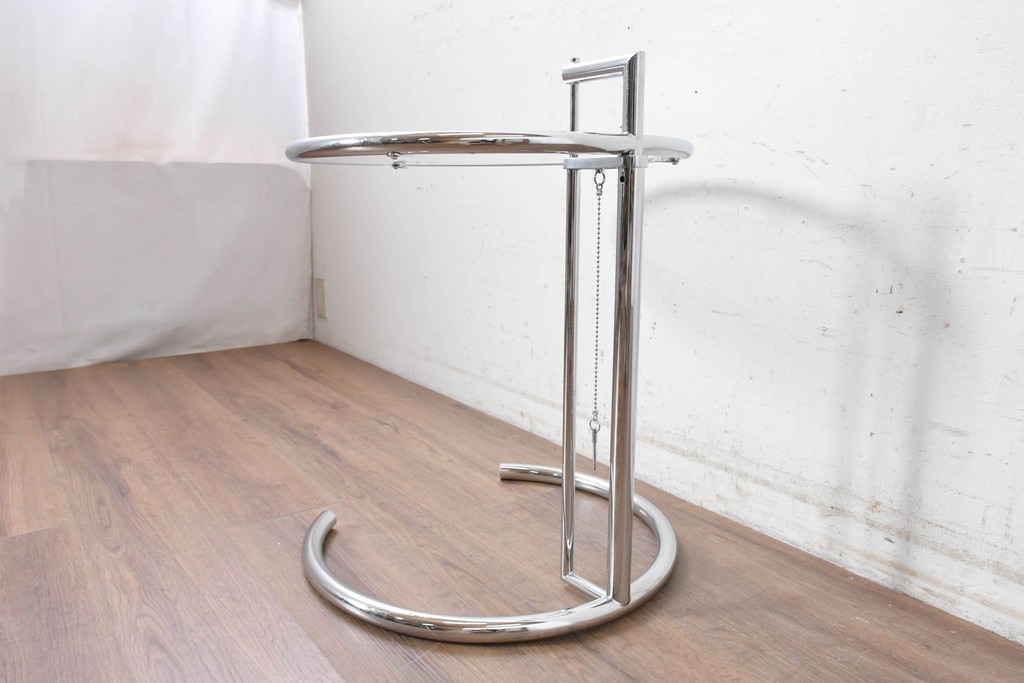 中古　美品　Cassina ixc.(カッシーナイクスシー)取り扱い　ClassiCon(クラシコン)　Eileen Gray(アイリーン・グレイ)　ADJUSTABLE TABLE(アジャスタブルテーブル)　E1027　サイドテーブル　定価約21万円　(R-090608)