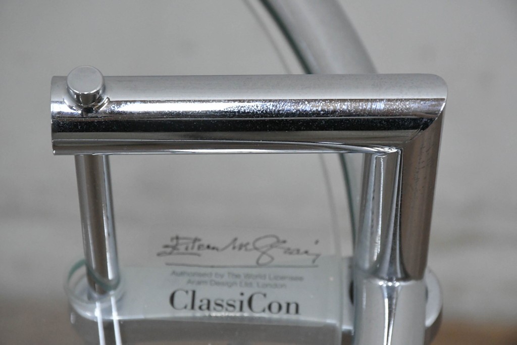 中古　美品　Cassina ixc.(カッシーナイクスシー)取り扱い　ClassiCon(クラシコン)　Eileen Gray(アイリーン・グレイ)　ADJUSTABLE TABLE(アジャスタブルテーブル)　E1027　サイドテーブル　定価約21万円　(R-090608)