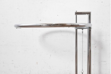 中古　美品　Cassina ixc.(カッシーナイクスシー)取り扱い　ClassiCon(クラシコン)　Eileen Gray(アイリーン・グレイ)　ADJUSTABLE TABLE(アジャスタブルテーブル)　E1027　サイドテーブル　定価約21万円　(R-090608)