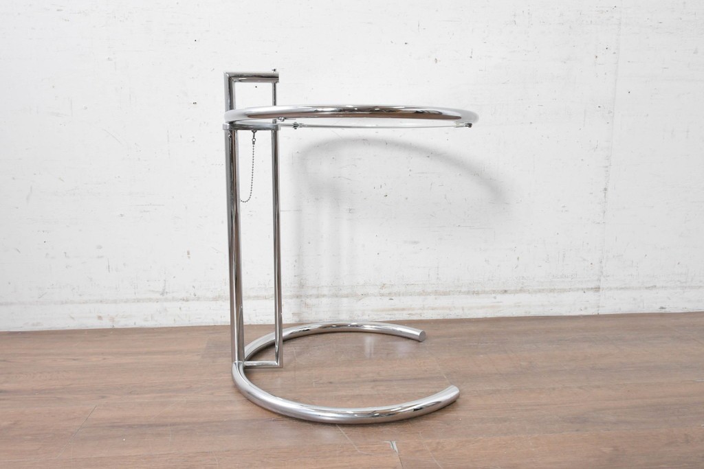 中古　美品　Cassina ixc.(カッシーナイクスシー)取り扱い　ClassiCon(クラシコン)　Eileen Gray(アイリーン・グレイ)　ADJUSTABLE TABLE(アジャスタブルテーブル)　E1027　サイドテーブル　定価約21万円　(R-090608)
