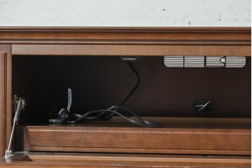 中古　美品　maruni(マルニ木工)　地中海ロイヤルシリーズ(ROYAL)　収納力が魅力のクラシカルなテレビ台　(R-090610)