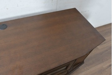 中古　美品　maruni(マルニ木工)　地中海ロイヤルシリーズ(ROYAL)　収納力が魅力のクラシカルなテレビ台　(R-090610)