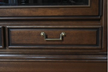 中古　美品　maruni(マルニ木工)　地中海ロイヤルシリーズ(ROYAL)　収納力が魅力のクラシカルなテレビ台　(R-090610)