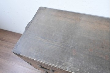 和製アンティーク　大正期　前面桐材　丸金具をあしらった風格あるローチェスト　(R-090615)