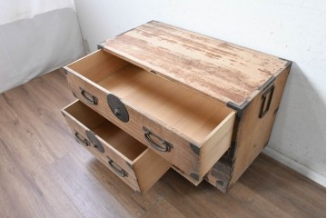 和製アンティーク　大正期　前面桐材　丸金具をあしらった風格あるローチェスト　(R-090616)