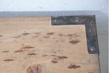和製アンティーク　大正期　前面桐材　丸金具をあしらった風格あるローチェスト　(R-090616)