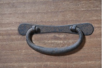 和製アンティーク　大正期　前面桐材　丸金具をあしらった風格あるローチェスト　(R-090616)