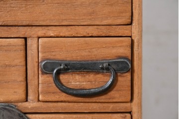 【簡易リペア限定品】　和製アンティーク　明治期から大正期　桐材　大小の引き出しと素朴な金具が味わい深い小引き出し　(R-090617)