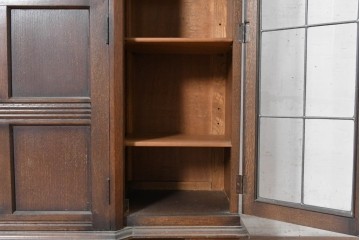 イギリスアンティーク　1920年から1930年頃　L. Marcus Ltd.(L.マーカス社)　彫刻とガラス扉がクラシカルなサイドバイサイドビューローブックケース　(R-090622)