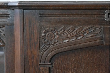 イギリスアンティーク　1920年から1930年頃　L. Marcus Ltd.(L.マーカス社)　彫刻とガラス扉がクラシカルなサイドバイサイドビューローブックケース　(R-090622)
