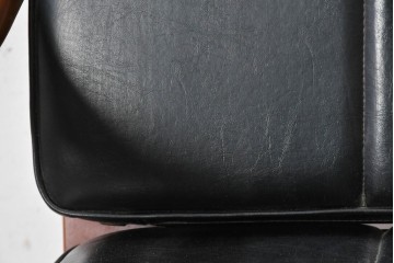 和製ヴィンテージ　オールドカリモク　カリモク家具(karimoku)　合皮製　Kチェア1シーター　艶やかなブラックカラーが美しいイージーチェア　(R-090623)