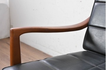 和製ヴィンテージ　オールドカリモク　カリモク家具(karimoku)　合皮製　Kチェア1シーター　艶やかなブラックカラーが美しいイージーチェア　(R-090624)