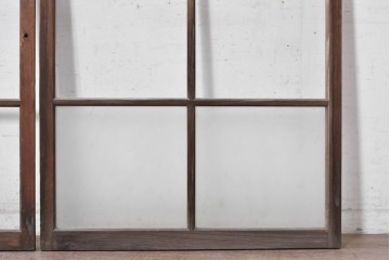 ヴィンテージ建具　昭和中期　素朴な木枠が味わい深いガラス窓2枚セット　(R-090634)