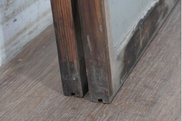 ヴィンテージ建具　昭和中期　素朴な木枠が味わい深いガラス窓2枚セット　(R-090634)