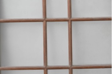 アンティーク建具　昭和初期　すりガラスと木枠がレトロなガラス窓2枚セット　(R-090635)