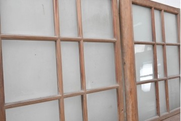 アンティーク建具　昭和初期　すりガラスと木枠がレトロなガラス窓2枚セット　(R-090635)