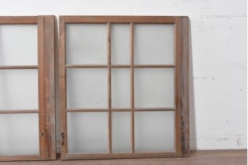 アンティーク建具　昭和初期　すりガラスと木枠がレトロなガラス窓2枚セット　(R-090635)