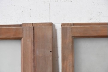アンティーク建具　昭和初期　すりガラスと木枠がレトロなガラス窓2枚セット　(R-090635)