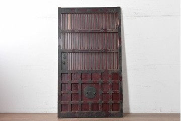 アンティーク建具　明治期　漆塗り　波に兎の図と格子意匠を楽しめる蔵戸1枚　(R-090636)