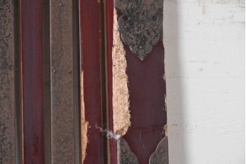 アンティーク建具　明治期　漆塗り　波に兎の図と格子意匠を楽しめる蔵戸1枚　(R-090636)