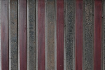 アンティーク建具　明治期　漆塗り　波に兎の図と格子意匠を楽しめる蔵戸1枚　(R-090636)