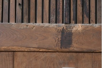 アンティーク建具　明治期　総欅(ケヤキ)材　巾着型の錠前金具が存在感を放つ格子蔵戸1枚　(R-090638)