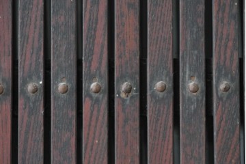 アンティーク建具　明治期　総欅(ケヤキ)材　ダイヤル式の錠と獅子の金具が印象的な格子蔵戸1枚　(R-090639)