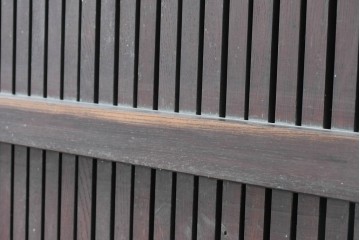 アンティーク建具　明治期　総欅(ケヤキ)材　ダイヤル式の錠と獅子の金具が印象的な格子蔵戸1枚　(R-090639)