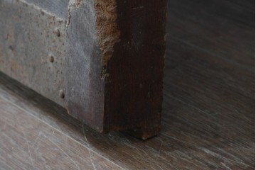 アンティーク建具　明治期　総欅(ケヤキ)材　ダイヤル式の錠と獅子の金具が印象的な格子蔵戸1枚　(R-090639)