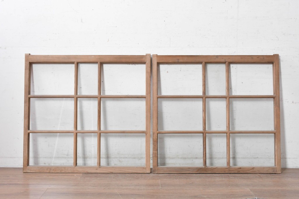 アンティーク建具　昭和初期から昭和中期　すっきりとした桟組がレトロなガラス窓2枚セット　(R-090640)