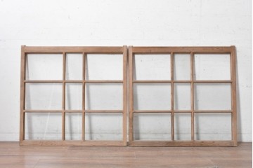アンティーク建具　昭和初期から昭和中期　すっきりとした桟組がレトロなガラス窓2枚セット　(R-090640)