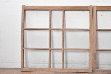 アンティーク建具　昭和初期から昭和中期　すっきりとした桟組がレトロなガラス窓2枚セット　(R-090640)