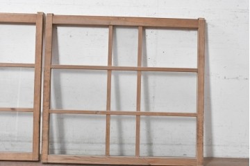 アンティーク建具　昭和初期から昭和中期　すっきりとした桟組がレトロなガラス窓2枚セット　(R-090640)