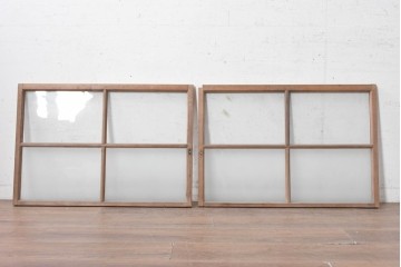 アンティーク建具　昭和初期から昭和中期　透明ガラスとすりガラスを組み合わせたレトロな窓2枚セット　(R-090643)
